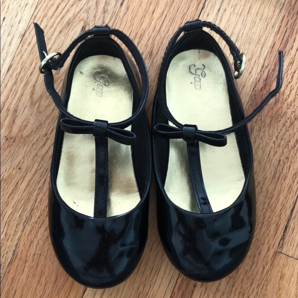 Dress shoes